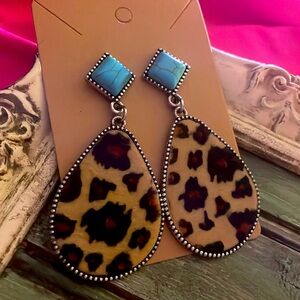 NWOT Faux turquoise and animal print drop earrings